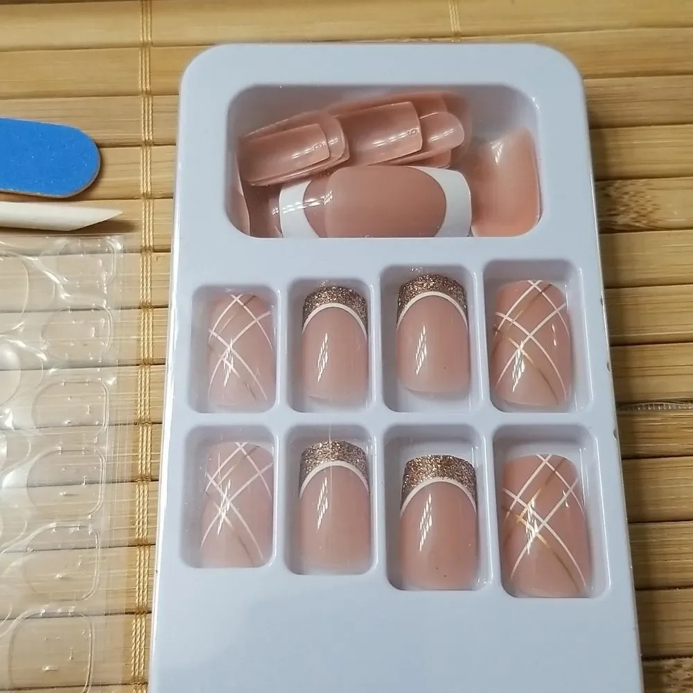 24 Glitter and striped french tip press on nails set - Picture 4 of 4